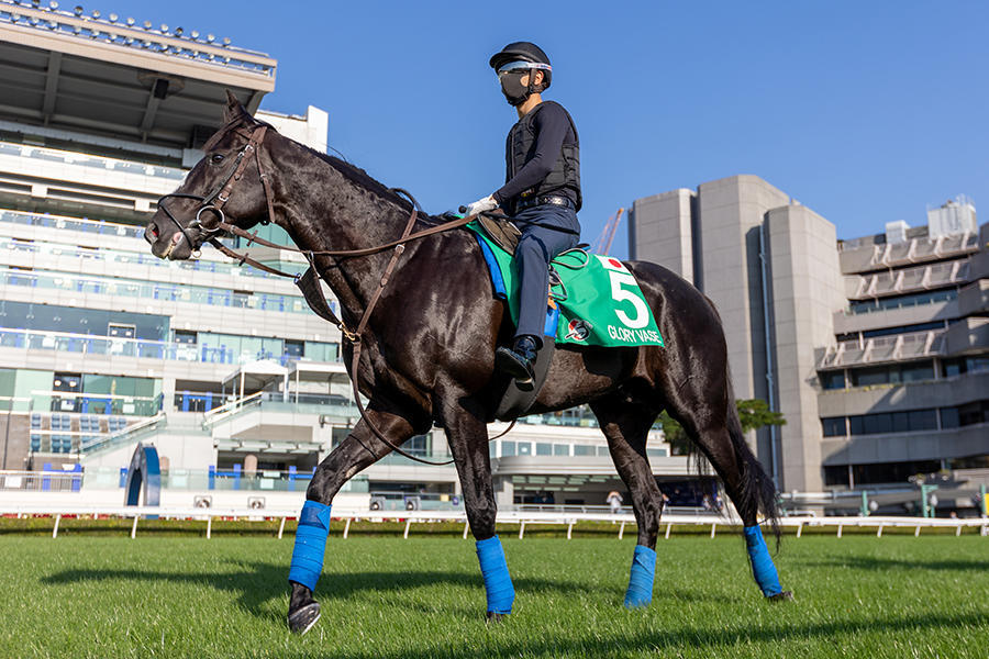 グローリーヴェイズ 香港ヴァーズ 優勝記念フォト 耀瀬瓶 2021